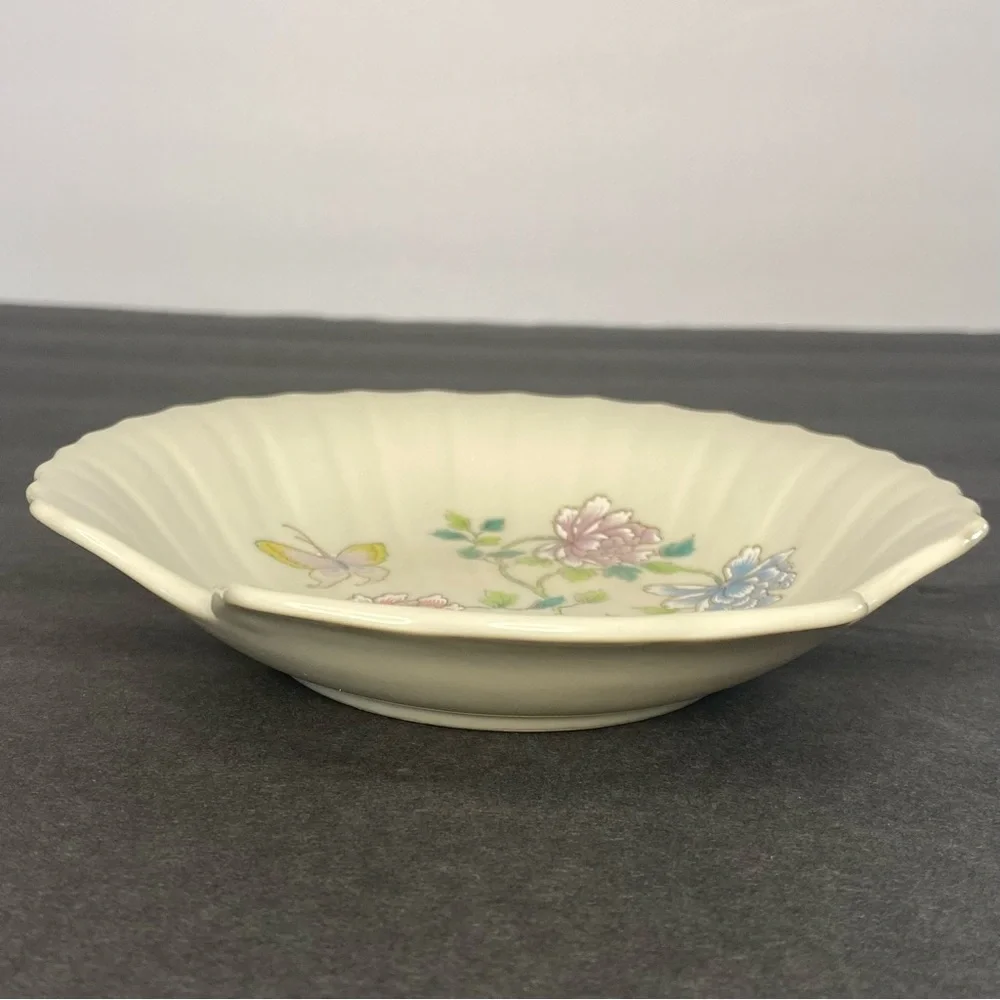 Vintage Takahashi San Francisco Floral Shell Dish